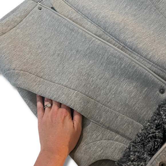 THE NORTH FACE Women's Hybirnation Thermal 3D Vest GRAY Size Small Faux Fur Trim - Picture 6 of 6